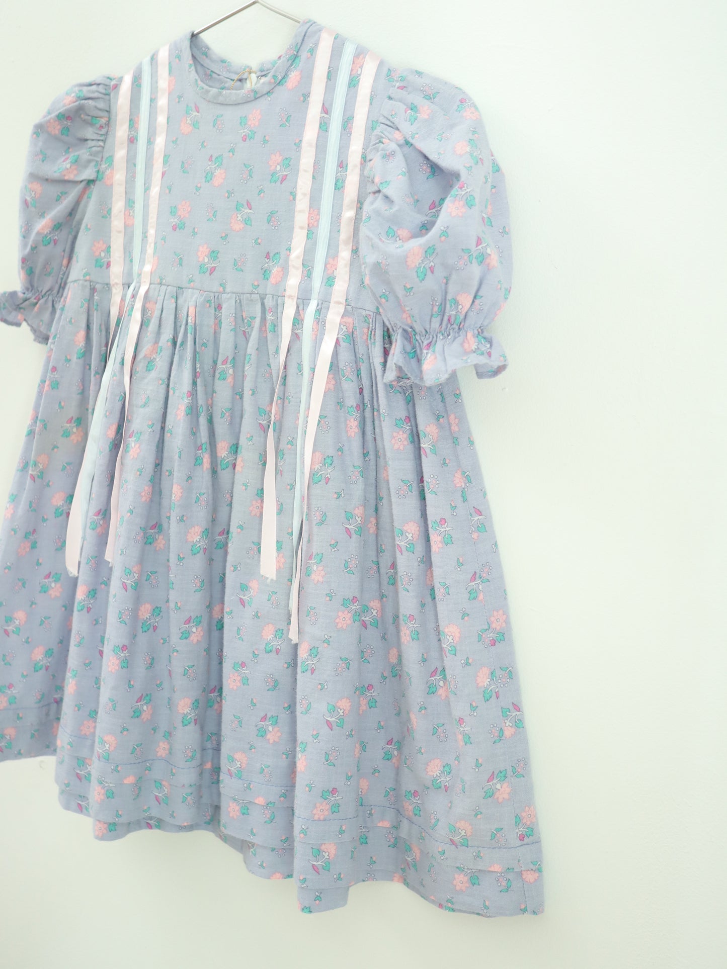 Robe vintage à rubans floraux violet/rose / 2-3 ans