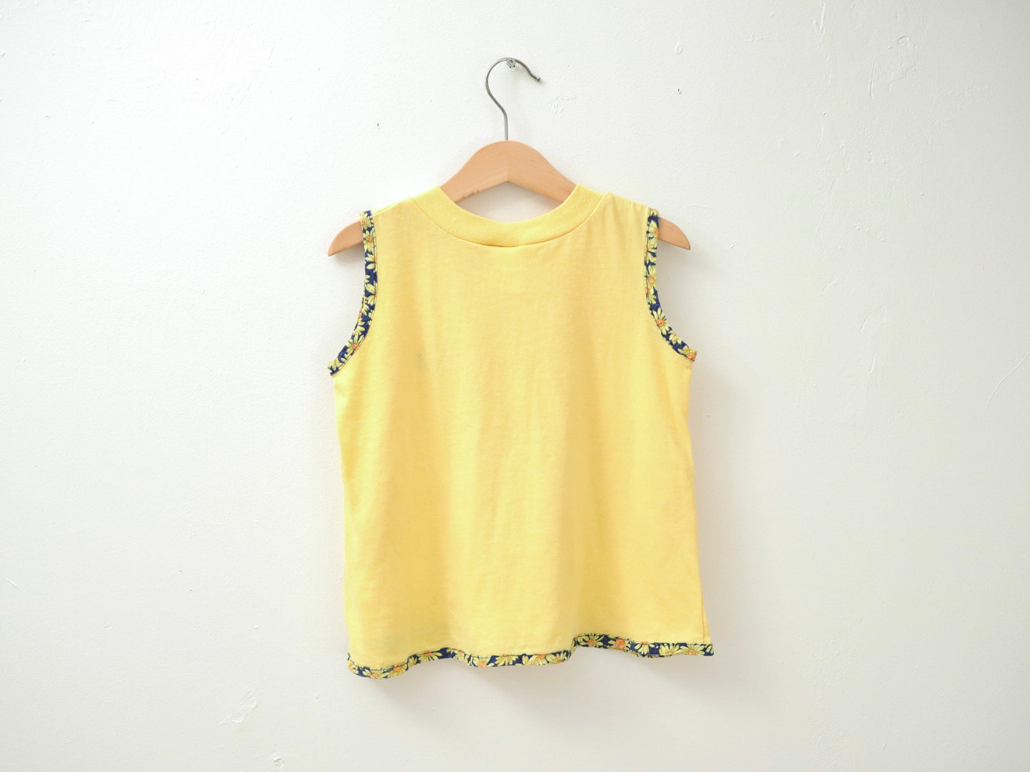 Vintage kids yellow flower tank top tee / Made in Canada / Size 5-6Y