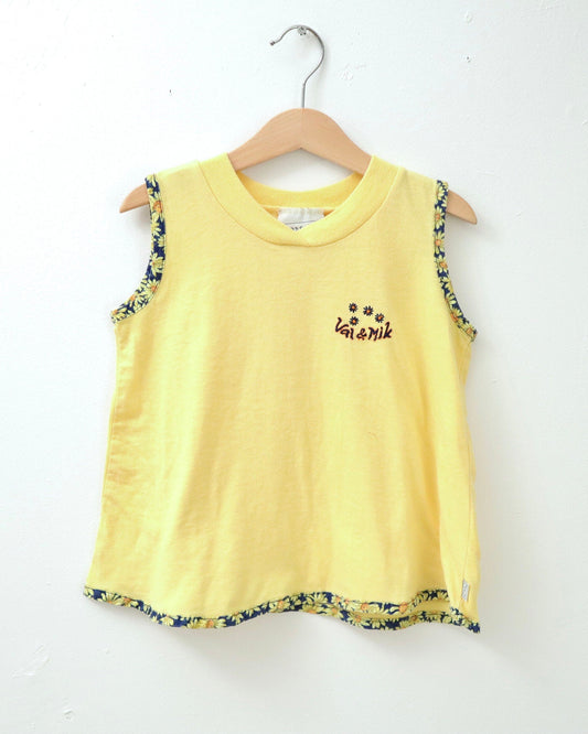 Vintage kids yellow flower tank top tee / Made in Canada / Size 5-6Y