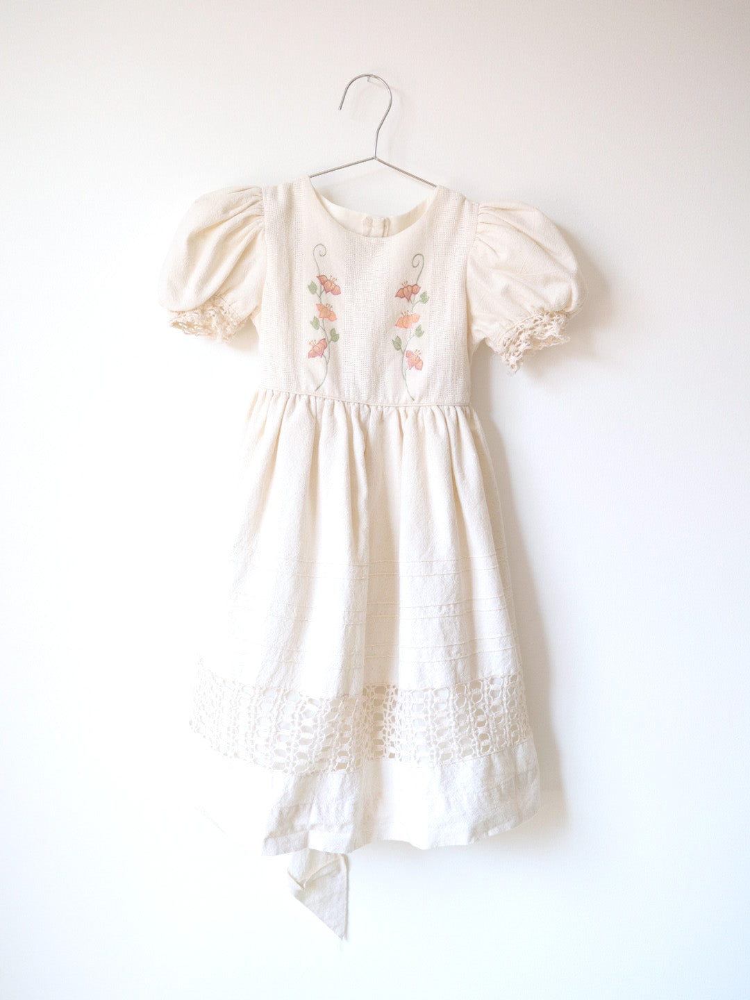 Vintage White Cotton Laced Puff Sleeves Ceremony Dress / 5-7Y