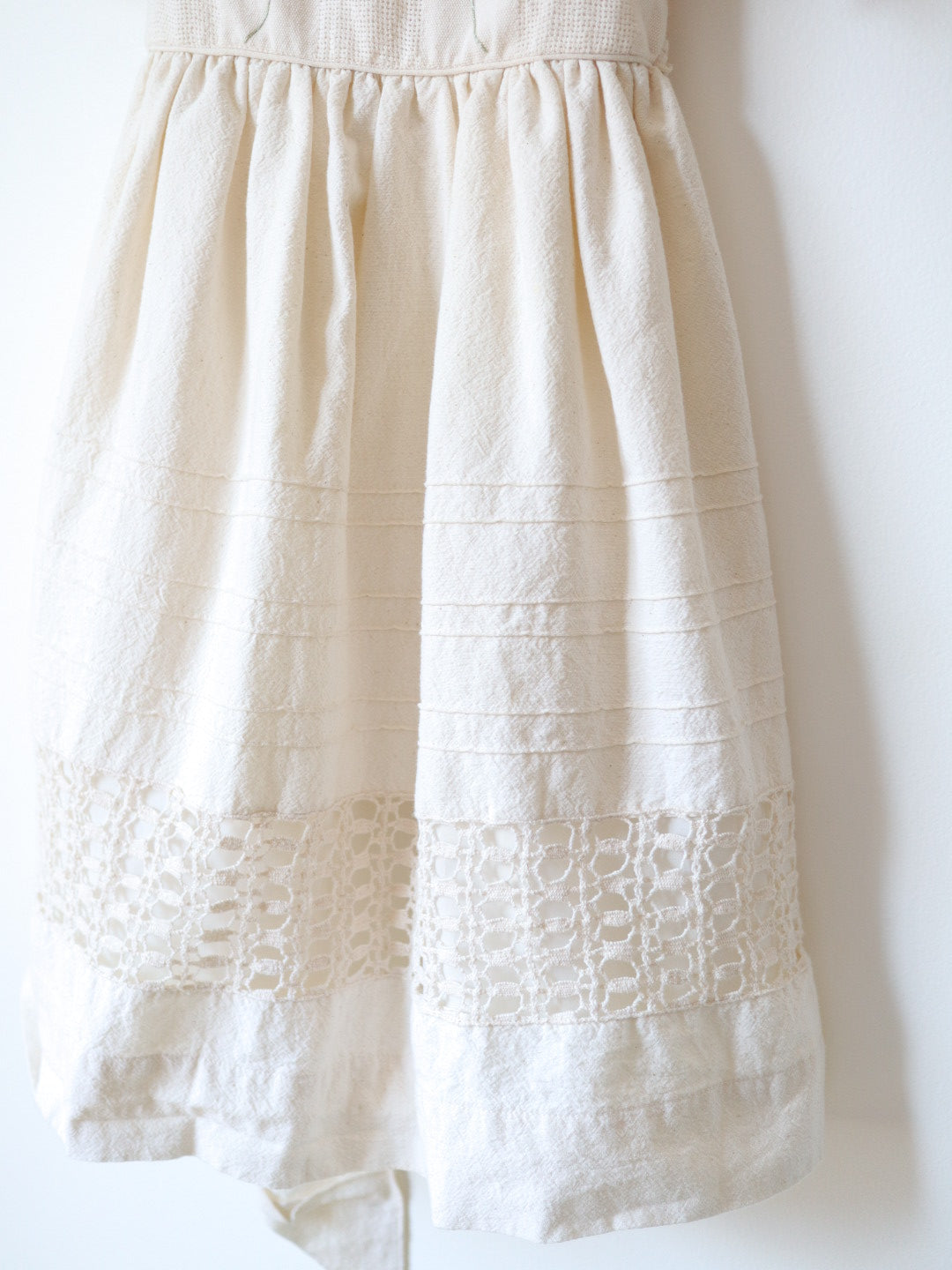 Vintage White Cotton Laced Puff Sleeves Ceremony Dress / 5-7Y