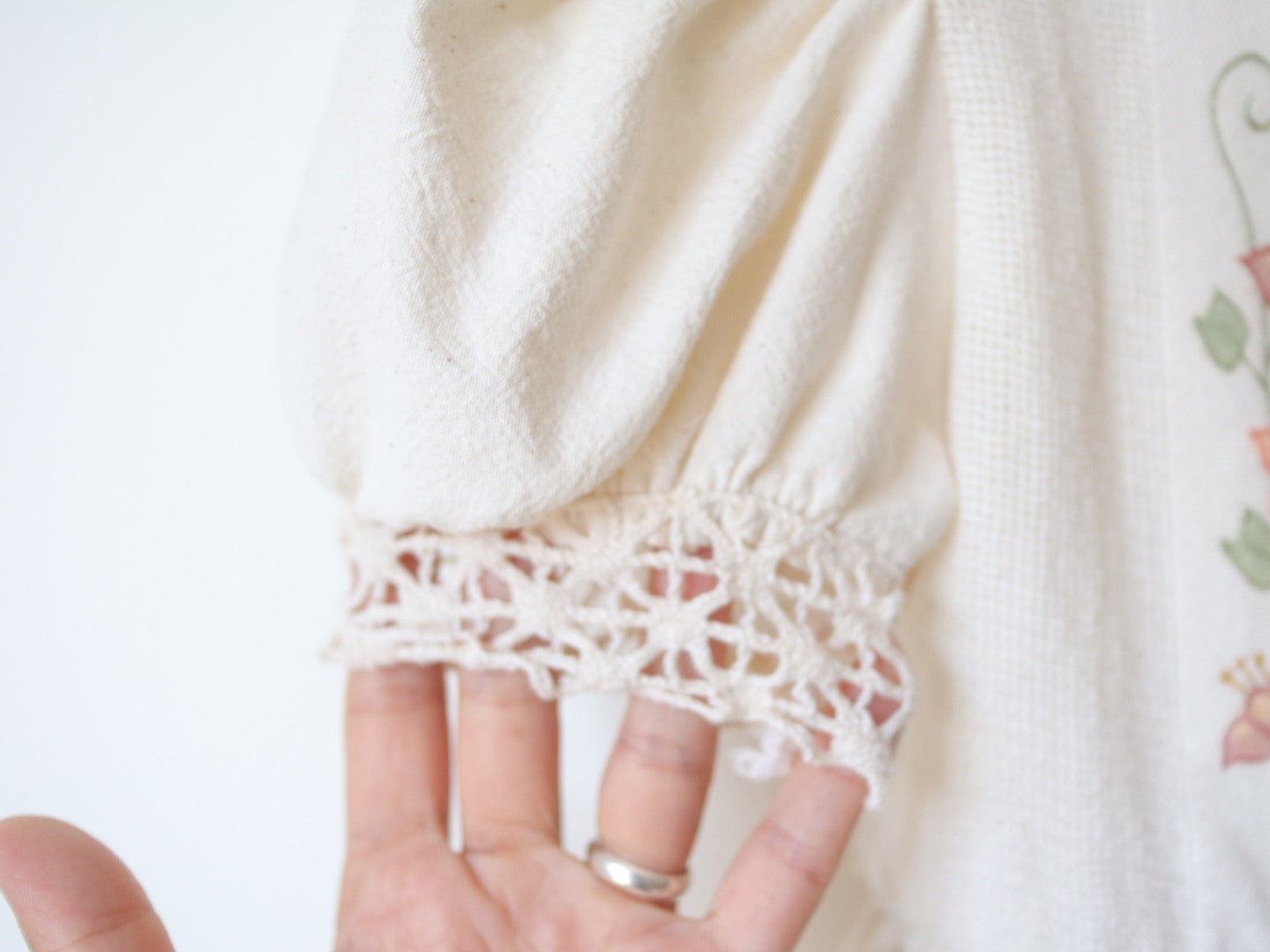 Vintage White Cotton Laced Puff Sleeves Ceremony Dress / 5-7Y