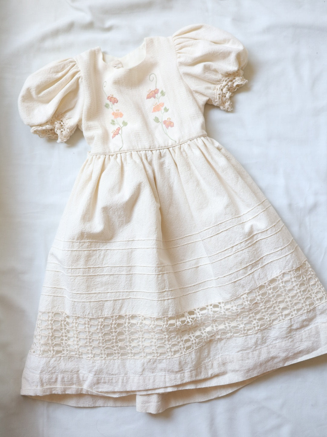 Vintage White Cotton Laced Puff Sleeves Ceremony Dress / 5-7Y