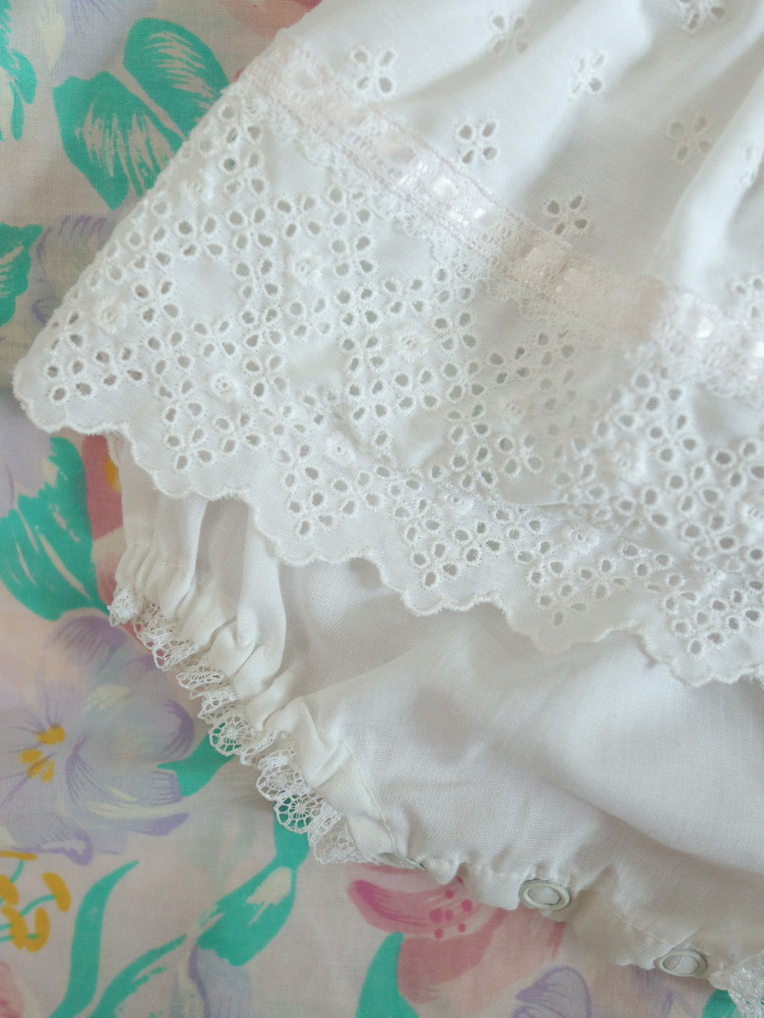 Vintage Baby Race White Romper / 0-3M, NB