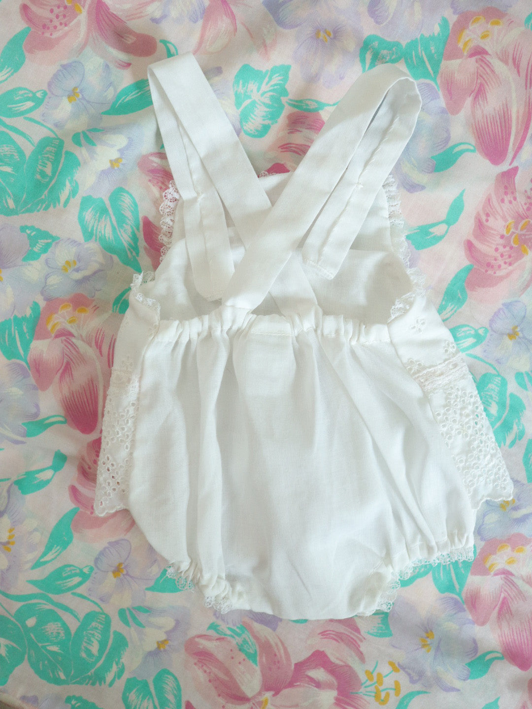 Vintage Baby Race White Romper / 0-3M, NB